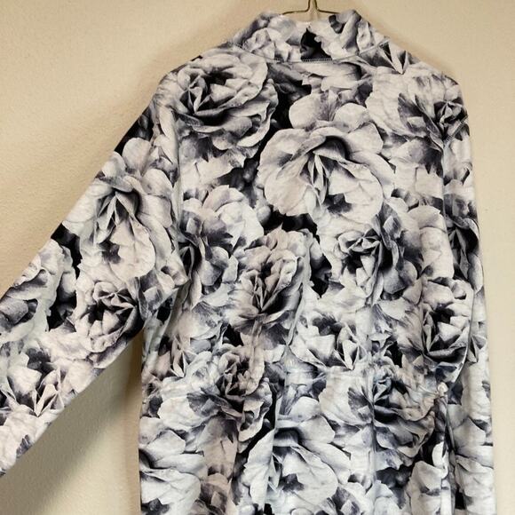 Isaac Mizrahi Live Women's Sweat Jacket Size L Zip Front Black White Floral - Picture 5 of 8
